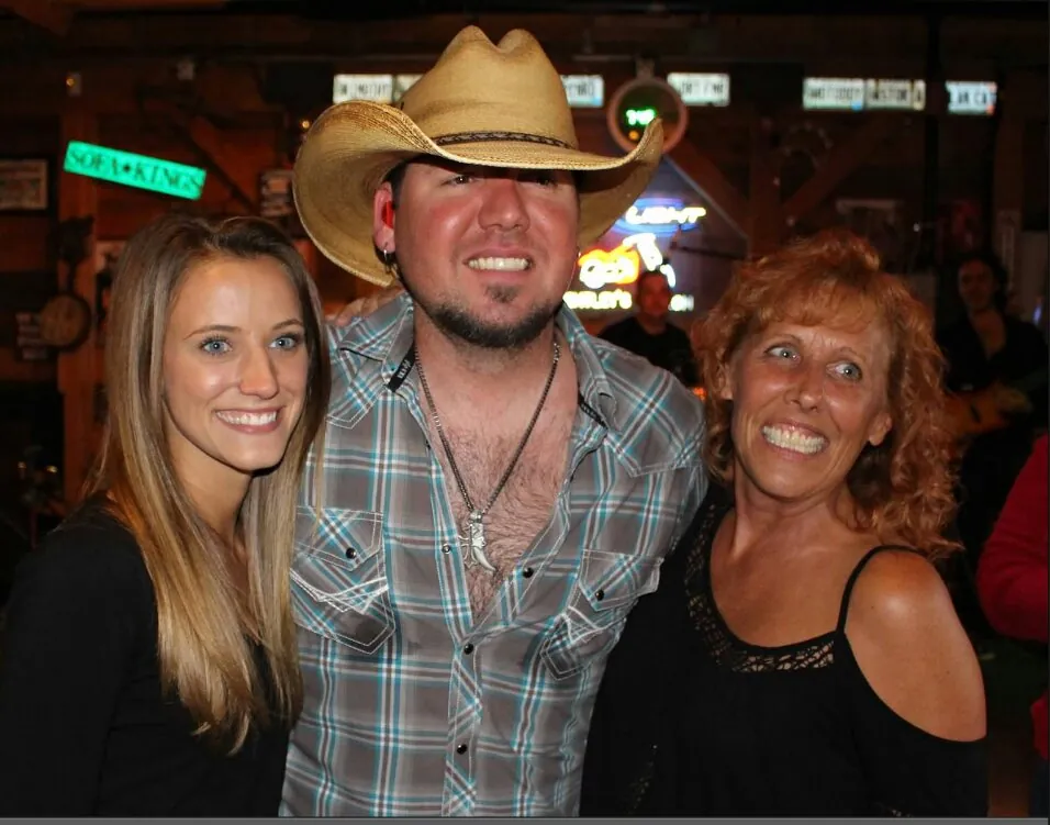 The Ultimate Aldean photo gallery image 4